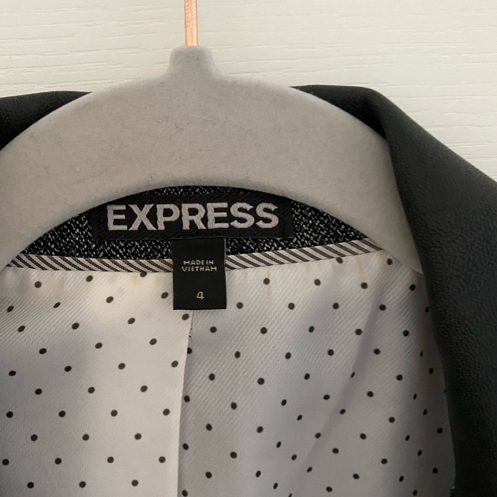 Cropped blazer - Picture 2 of 2
